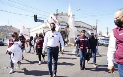 Se compromete Ayala a pavimentar Av. Juárez
