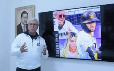 Responde Gobernador a críticas tras asistir a juego de béisbol