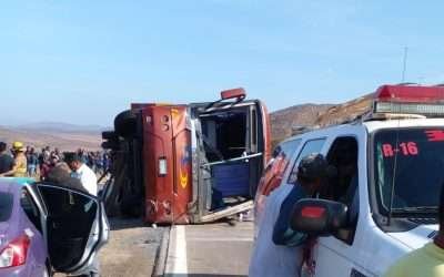 Camionazo dejó 15 jornaleros heridos; iban a trabajar a Canadá