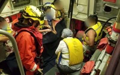 Rescató SEMAR a 19 personas de embarcación a la deriva