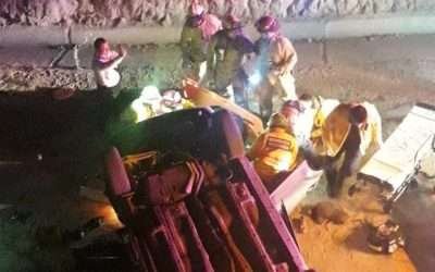 Volcadura en carretera Ojos Negros deja 3 lesionados