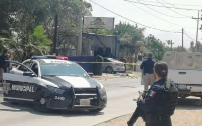 Ataque armado en llantera, a la vista de vecinos