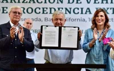 Firmó AMLO decreto para regularizar «autos chocolate»