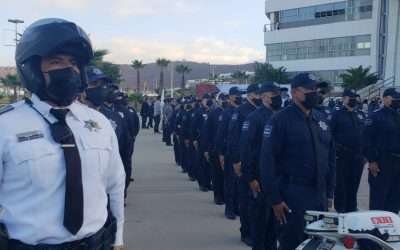 Reconocen a 11 policías municipales de Ensenada