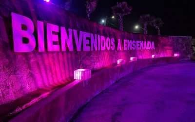 Iluminarán de rosa nodos y monumentos de Ensenada, durante Octubre
