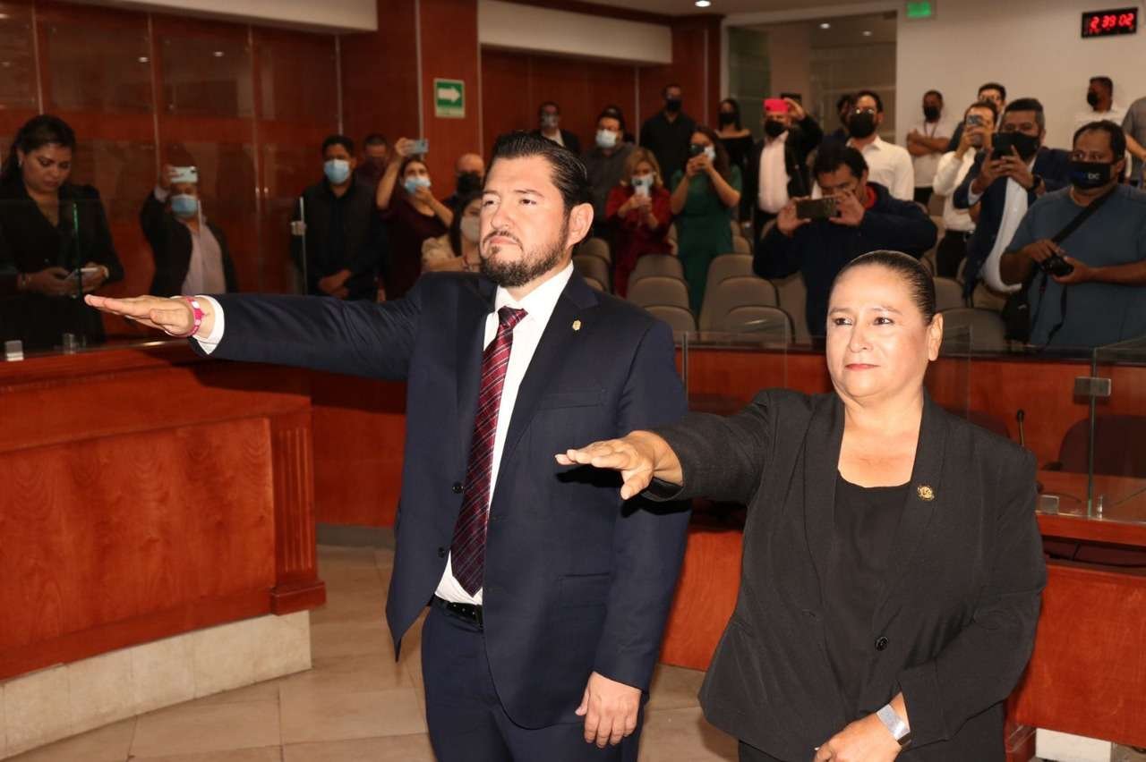 Funcionarios estatales 