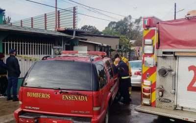 Explosión por fuga de gas deja a mujer lesionada