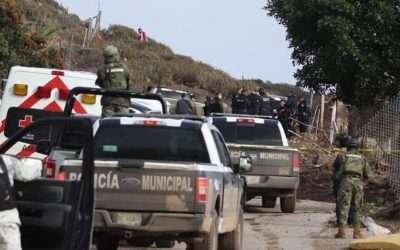 Atacan a policías e incendian patrulla en Rosarito
