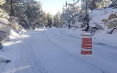 Continúan nevadas en Sierra de San Pedro Mártir