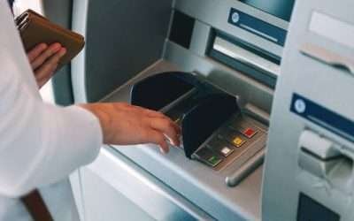 Roban a mujeres en cajeros automáticos