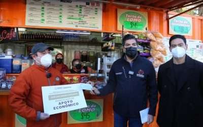 Entrega Gobierno Municipal apoyo económico a comerciantes del Parque Revolución