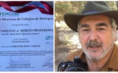 Recibe catedrático de UABC reconocimiento al Mérito Profesional