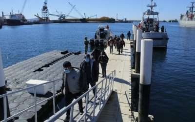 Rescata SEMAR a 29 migrantes varados cerca de Tijuana