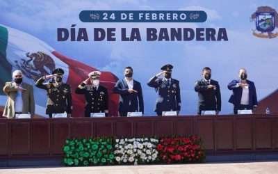 Conmemoran autoridades civiles y militares el Día de la Bandera de México