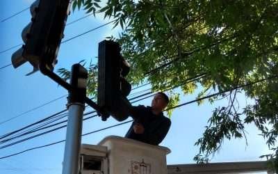 Reparan cuadrillas municipales cerca de 50 luminarias y cinco semáforos