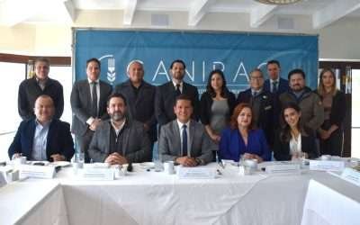 Reeligen restauranteros a Iván Nolasco como presidente de la CANIRAC