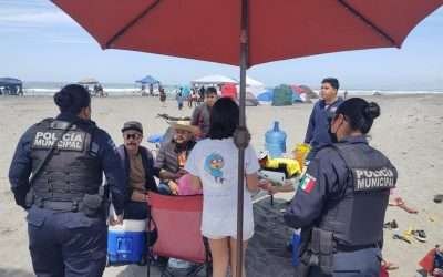 Localizan municipales a 7 niños extraviados en playas de Ensenada