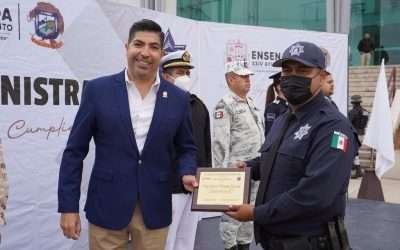 Reconoce Armando Ayala a policías municipales por labores sobresalientes