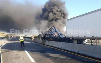 Desvían tránsito a carretera libre tras cierre en El Hongo por accidente de tractocamión
