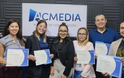 Concluyen en ACMEDIA taller de locución de radio y podcast