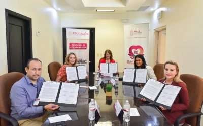 Firman convenio DIF BC e INEA «Educando con el Corazón»