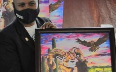 Imparte artista plástico «Noche» taller de arte a estudiantes de primaria