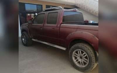 Tras cateo, agentes de la FGE localizan auto robado y aseguran predio