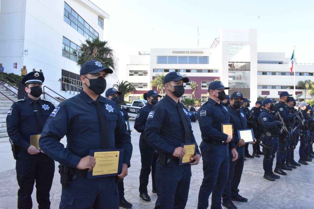 policías Ensenada