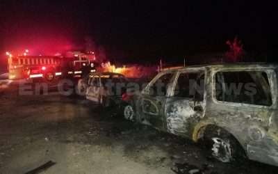 Incendian autos a orilla de carretera en Santo Tomás