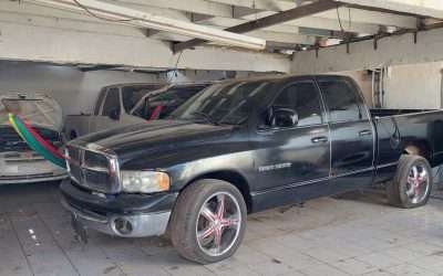 Catea FGE casa en Maneadero y descubren varios autos robados