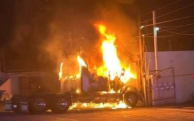 Arde Baja California tras actos de terrorismo y narcobloqueos