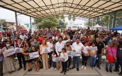 Beneficia Armando Ayala a 300 familias con apoyos sociales