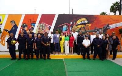 Reciben Bomberos cheque simbólico por 5mdp para equipamiento