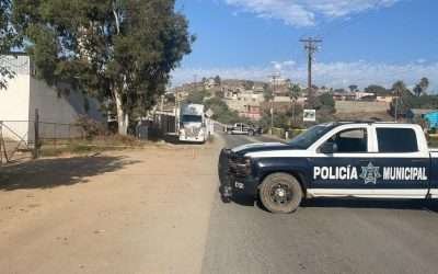 Balearon dos autos en Maneadero; se realiza operativo en la zona