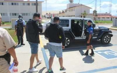 Rescató SEMAR a 10 personas de yate varado cerca de Ensenada