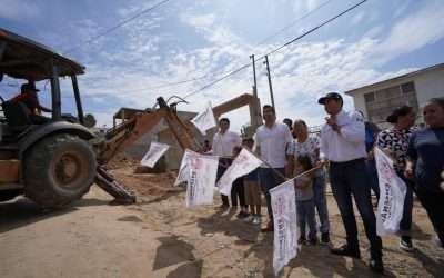 Arrancó alcalde obra de pavimentación en Cumbres de La Presa