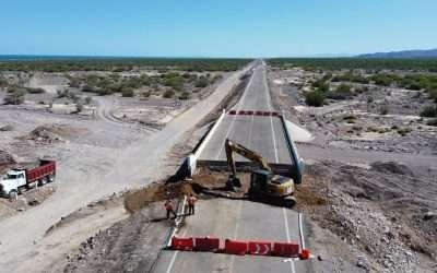 Continúan trabajos en carreteras de BC tras afectaciones del Huracán «Kay»: SICT
