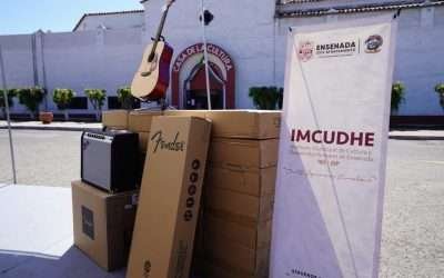 Donó FENDER instrumentos musicales a Casa de la Cultura de Ensenada