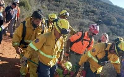 Rescatan En-Sar y Bomberos a senderista lesionada en Valle de Guadalupe