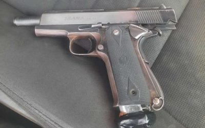 Capturan municipales a hombre armado en Chapultepec