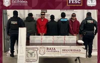Captura FESC a tres adultos y a dos menores, con armas y metanfetamina