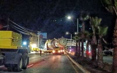 Reanudan movimiento de carga de grandes dimensiones por tramo carretero Ensenada-San Miguel