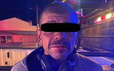 Arrestan municipales a sujeto por robo a tienda departamental