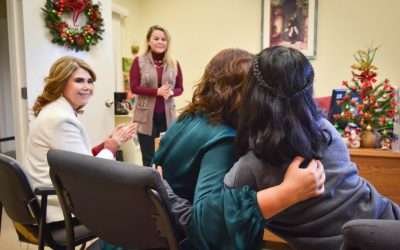 Integra DIF BC a jovencita en una familia, a través de la adopción