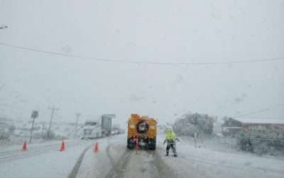 Reporta Protección Civil caída de nieve en Sierra de Juárez