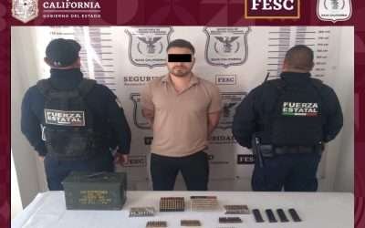 Aseguran agentes de la FESC a sujetos armados y con cartuchos en Ensenada