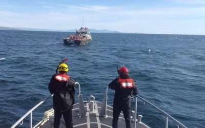 Continúa SEMAR búsqueda de tripulantes de barco hundido en Salsipuedes