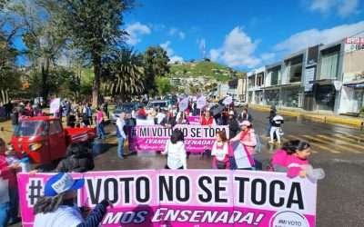 Lanza alcalde advertencia a empresarios que marcharon en defensa del INE