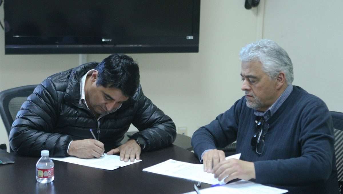 avala notario a Erik Morales en el INDE