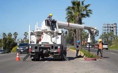 Instalan luminarias en corredor turístico de Ensenada